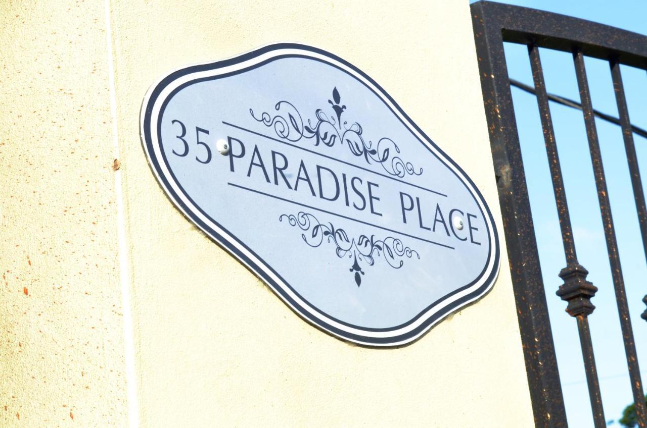 Paradise Place Apartments Mount Irvine المظهر الخارجي الصورة